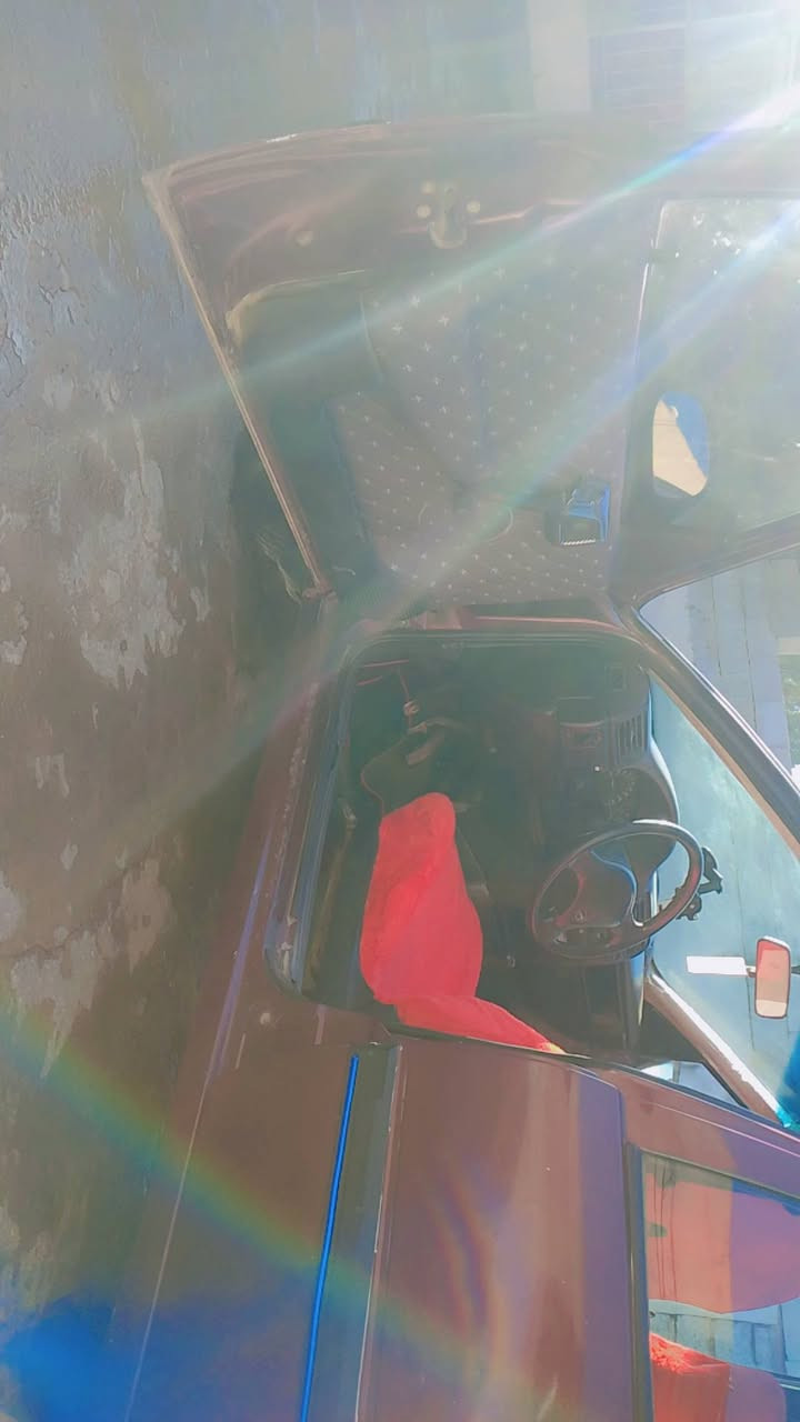 اوبل فيكترا موديل 1990للبيع سياره حلوه جاهزة كير محرك مكفول سنويه نهاية 2027 گشر احلى من الصور السعر 38$ وبي مجال للشراي مال بيت ***********
