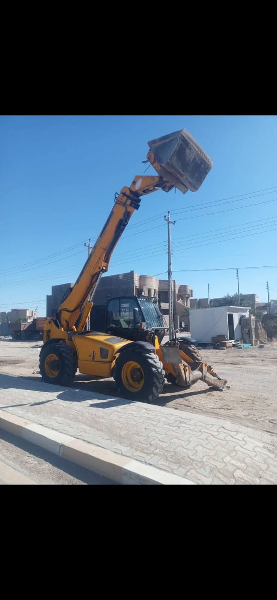 على بركة الله تعالى توجد لدينا رافعة سلايت لتصعيد كافة مواد البناء اسمنت/رمل/شتايگر/جص/حصو/تراب/طابوق/ وكافة مواد البناء وبأسعار مناسبة ان شاء الله تعالى للأستفسار أكثر الأتصال بالرقم ***********
