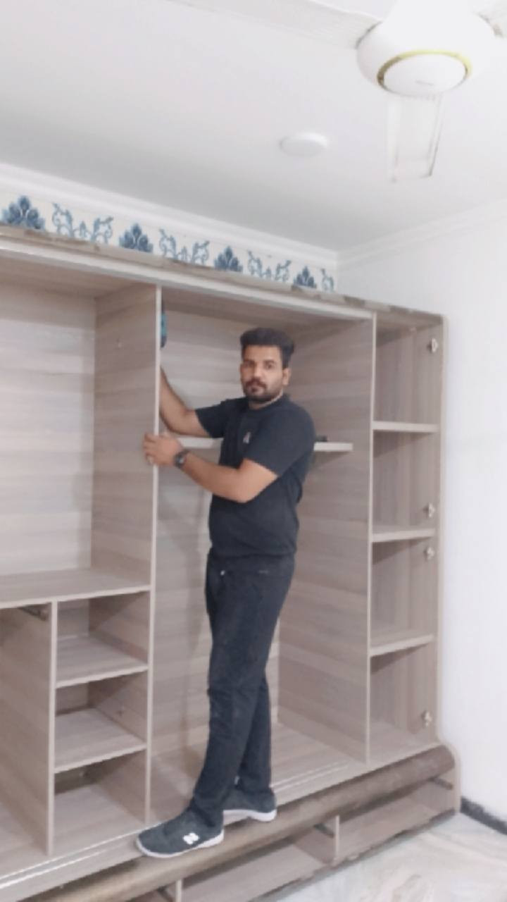 خير الناس من نفع الناس
نجار البرق لاسود☄️                                                                        فتح وشد جميع الغرف التركيه والماليزيه واليطاليه والعراقيه ***********
نقل الاثاث اتصل وبيك خير ودلل 
فتح وشد ونقل جميع الغرف📍 نجيك للبيت نشتغل مجانااا للعوائل المتعففه
📞 للحجز أو الاستفسار: ***********واتساب
جربنا مرة… وتأكد راح تصير زبون دائم 🔩
