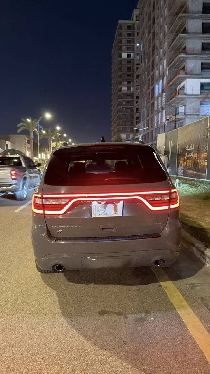 🇺🇸 للبيع: دوج دورانجو GT Plus 2023 وارد أمريكي
 • الموديل: 2023
 • اللون: سمنتي
 • الوارد: أمريكي 🇺🇸
 • الحالة: إكليين تايتل، بدون حادث، بدون إيرباك، بدون شواصي، بدون الغود
 • المواصفات:
 • فول مواصفات GT Plus
 • شاشة وسطية كبيرة
 • شيفتات ستيرن
 • تحكم بستيرن جهتين
 • بانوراما
 • بصمة وتشغيل عن بعد
 • رادار أمامي وخلفي
 • كراسي منفصلة ملكية
  .الصندوك شفط
وبعد هواي مواصفات… •
 • المحرك: 3600 
رقم بغداد
 • موقع السيارة: بغداد

📞 للتواصل والاستفسار: ***********
$34000السعر
