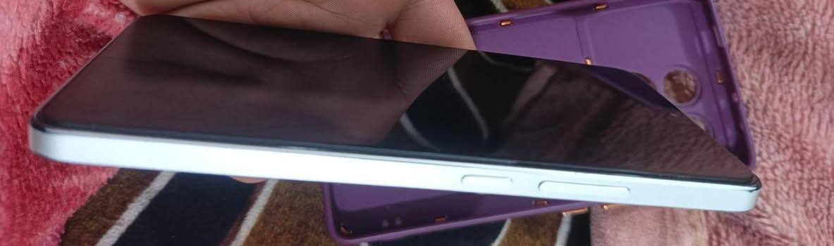 للبيع مكاني نجف حي العسكري تقاطع الرشيد
بوڪوx6برو 5g ذاكرة 512 معروف بوبجي 120 فريم

بدون ملحقات بي شخوط ثنين بسيطات بلشاصي اصلا ممبينات جهاز مامفتوح تفحص وين ميعجبك سلاسه فول وحش بل العاب 

اكرر بدون ملحقات لاشاحنه ولاكارتون  سعر 235 وبي مجال قليل حك الجيه حك الجيه فقط بدون معامله لاستفسار  ***********
