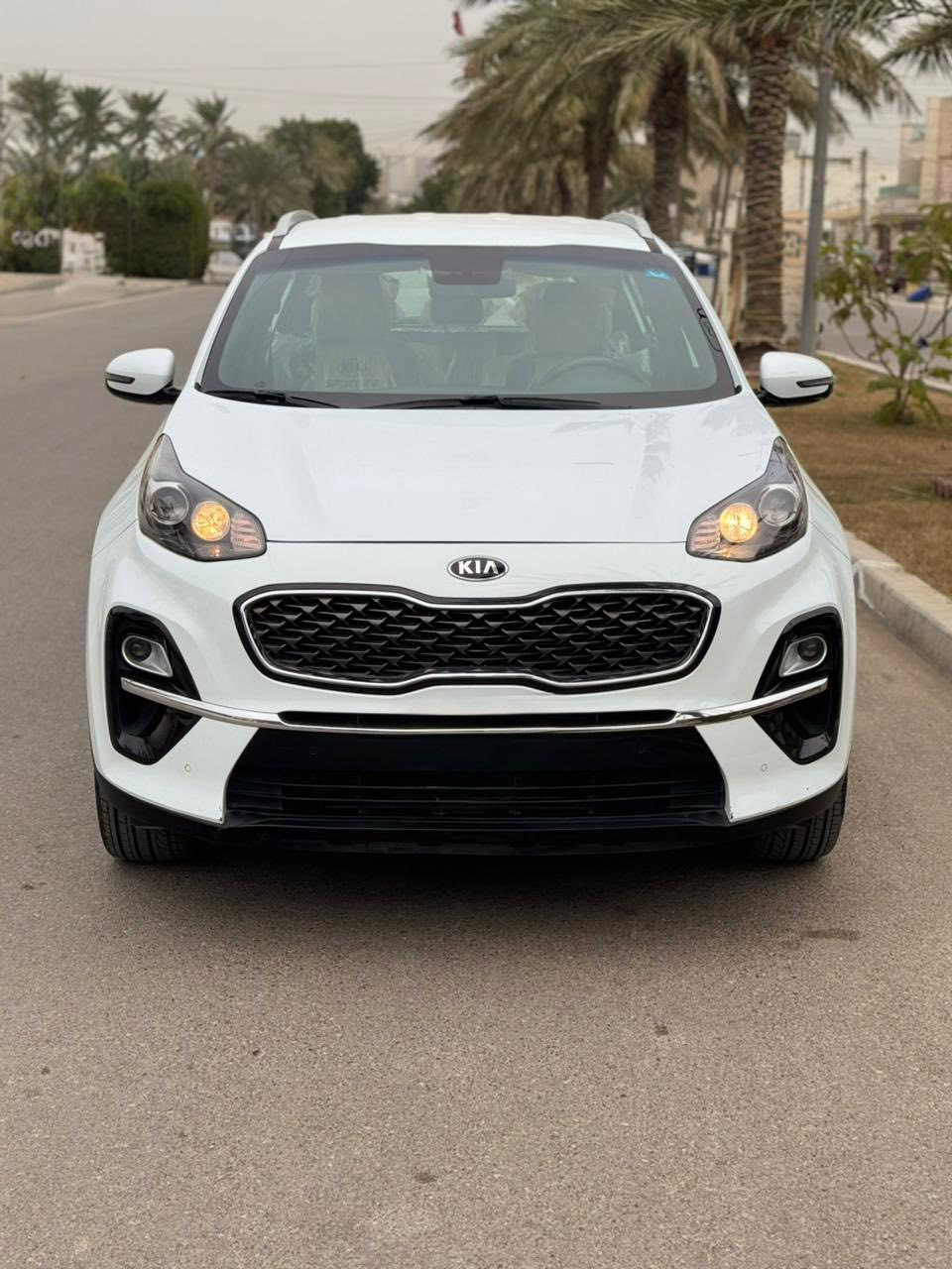 السلام عليكم
سبورتج موديل 2020 خليجي رقم بغداد الجديد ماشيه 38 الف حقيقي عل الفحص مكفوله السياره فقط شخط صغير كد  اصبع السياره جديده وعلى ايدنه من الصفر كير محرك صدر كله عل الشركه سويجات وكتلوكات كله ممستعمله وترايه كأنما زيرو مواصفات

شاشة كامره خلفيه
حساسات امامي خلفي
ومري كهرباء قابله للطي
تحكمات جهتين
انضمه قياده ايكو ونورمل وسبورت
محرك 2000 دوش
تبريد امامي وخلفي
اشاير بالمري

السياره جديده بمعنى الكلمه مكانه السيديه سعره 208 مجال بسيط تلفون  *********** ابو يوسف
