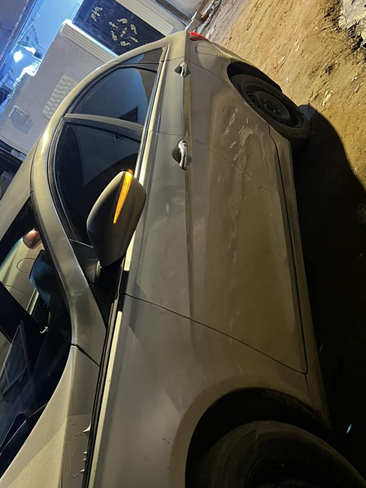 السلام عليكم سوناتا 14
فول مواصفات ماعدا الفتحه 
كير مكينه كفاله 
حداديه جديده 
تخم تاير جديد 
تبريد تدفئة كفاله 
كهربائيات كلها شغاله 
مضخمات ابلاديه 
تحكمات استيرن
اشاير بلمري بصمه 
دهن محرك جديد دهن كير جديد 
كشنات جلد سياره مال جناي متؤمه رقم وسنويًا طبق الأصل رقم وشاصي وسنوياً شرط شغل مضبوط  السعر 47رقم ***********
