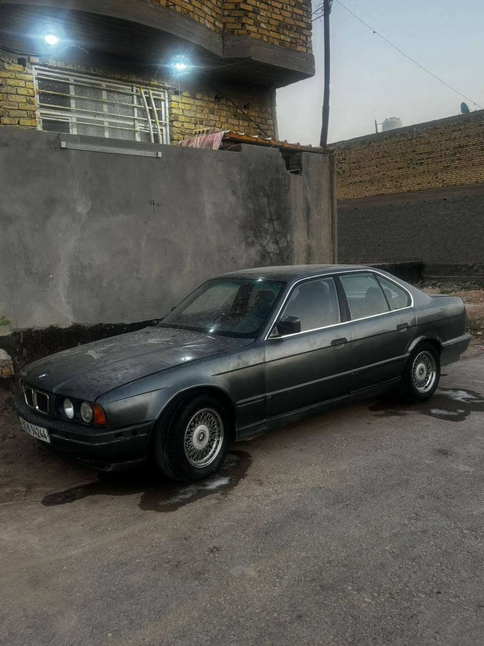 سلام عليكم 525BMW   البيع موديل 91 مكينه محور vvt  كير ومكينه شرط مكفولات سياره رقم نكليزي تحويل ثاني يوم بها صبغ ومعجون قليل تخم تاير جديد كهربيات كله شغاله سياره جاهزه مانفصها شي سعر 35 وبها مجال قليل مكاني حله مركز ***********
