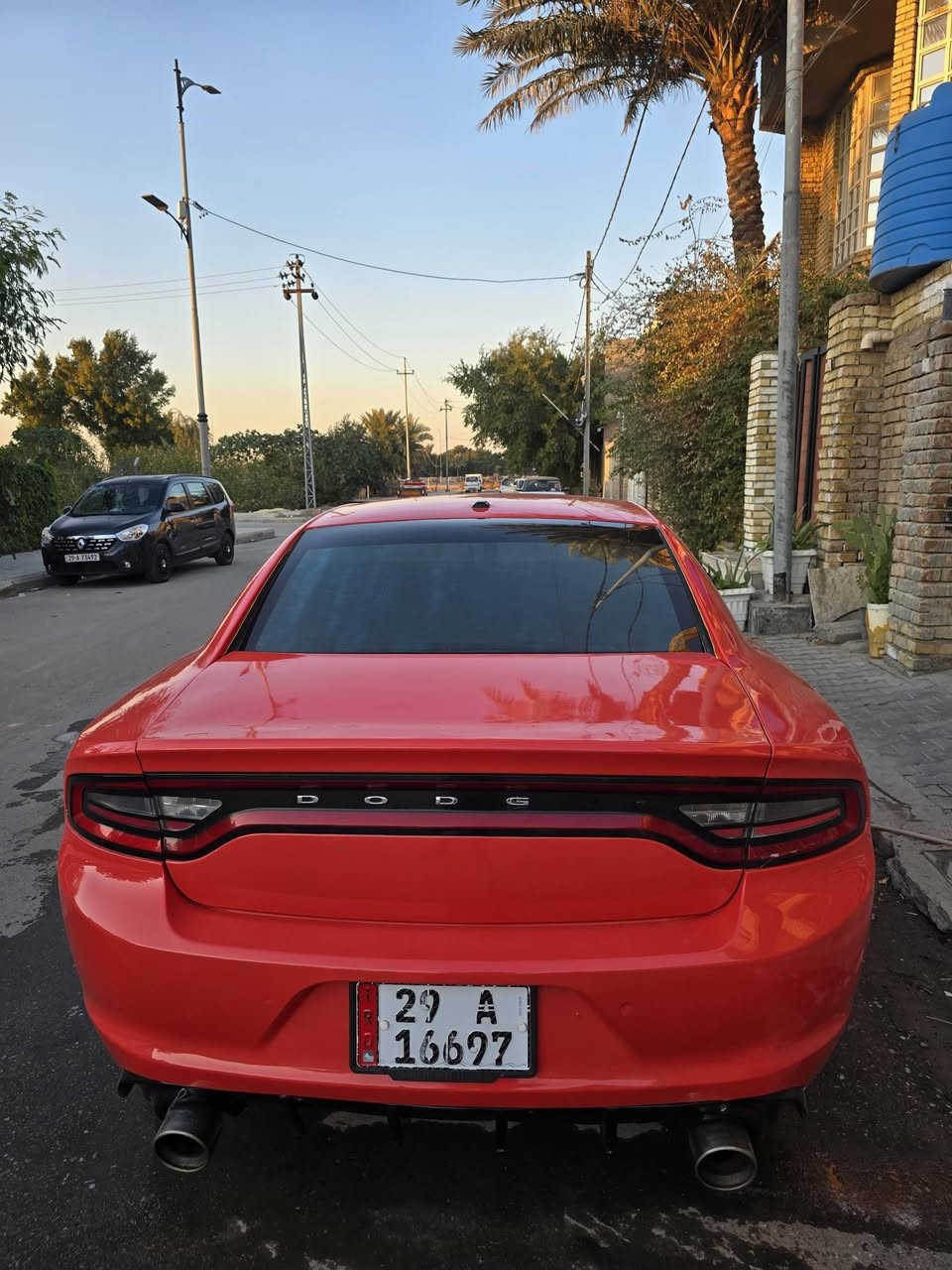 السلام عليكم
دوج جارجر 
موديل 2015 اصل 
رقم واسط أجرة بسمي
تخم تاير جديد
تبريد ثلج
تدفئه شغاله
مكينه وكير مكفولات
محرك 3.600 جديد هستوني شديته مال 2018
منضومه التبريد كلها جديده
منضومه المي جديد
باتري جديد 
السياره جديده كل نقص ما بيها //عنوان الكوت         *********** /
