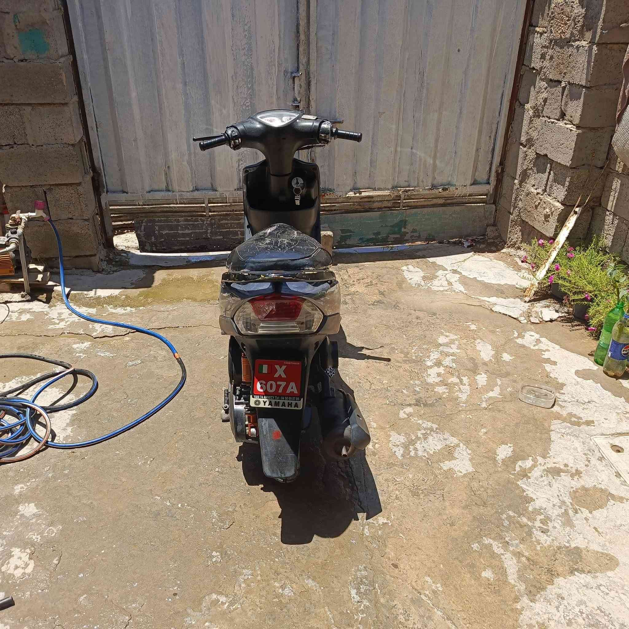 السلام عليكم من رخصت الادمن دراجه ماكس عدله للبيع محرك  مكفول الدراجه بيها عطل ادير بس ما تشتغل ماعرف العطل شنو  كما موضح بالفيديو  تاخذه على وضعيته 350 وبيها مجال مكاني عويريج حي العسكري مقابل مخابز باب الاغا موجود خاص وهذا رقمي بي واتساب ***********

