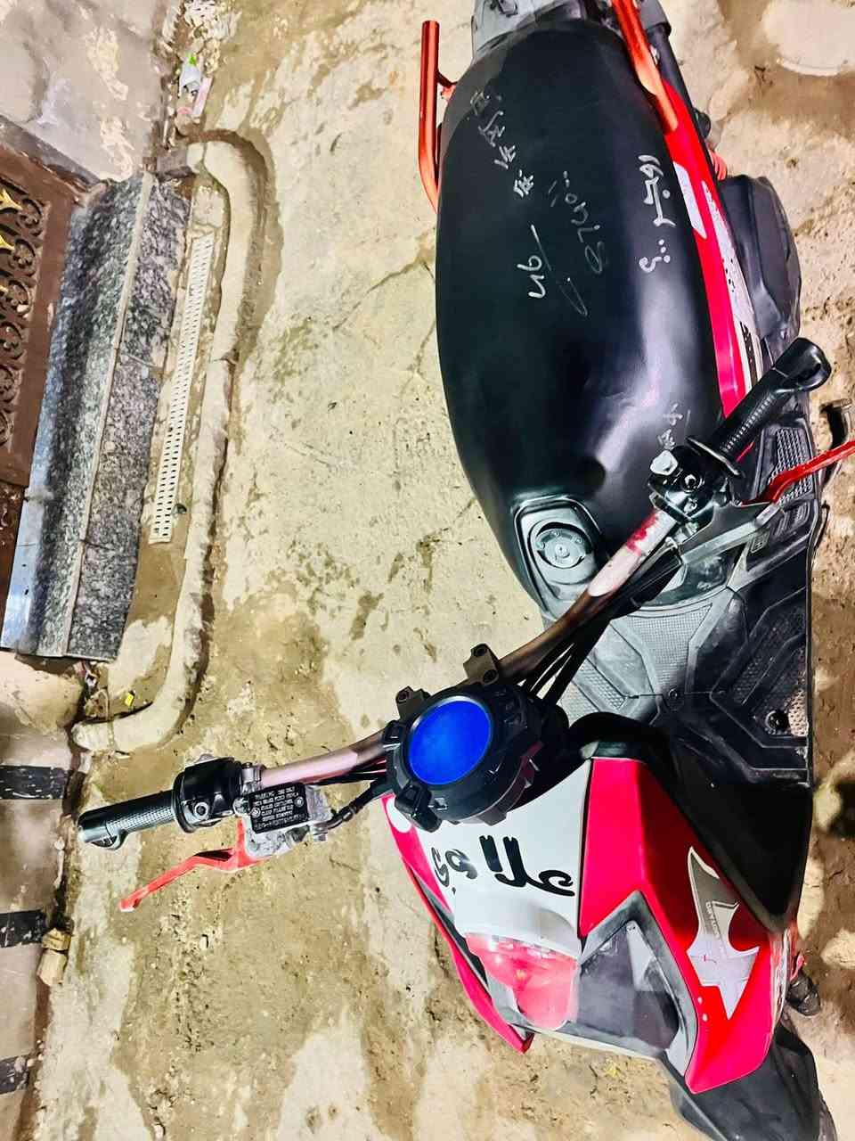 سلام عليكم
سكنز جبلي جديده ومكينتهة خير من الله 
وبيه تزويد شغلتين سكان مزود وسبايدر هم مزود
كفراتهة بلاديه ختم واحد 
السعر ٩٥٠ وبيهة مجال قليل 
استفسار 💁‍♂️
***********
