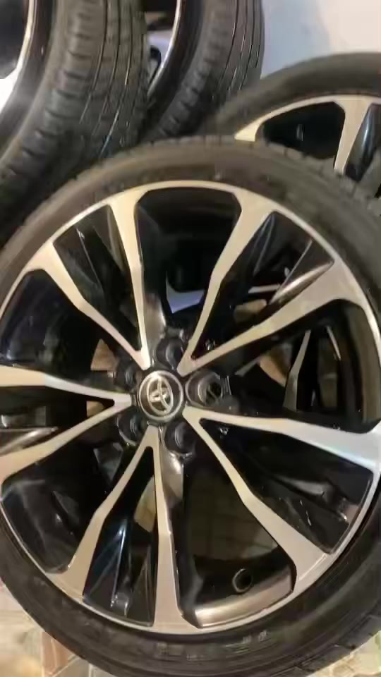 السلام عليكم
للبيع ويلات قياس 17 ختم تويوتا كندي

ملاحظة: الويلات وياها تايرات، لكن ما أعرف حالتهم شلون، لذلك البيع على الويل فقط واللي يريد يفحص التايرات بنفسه.

للاستفسار واتساب:
***********
