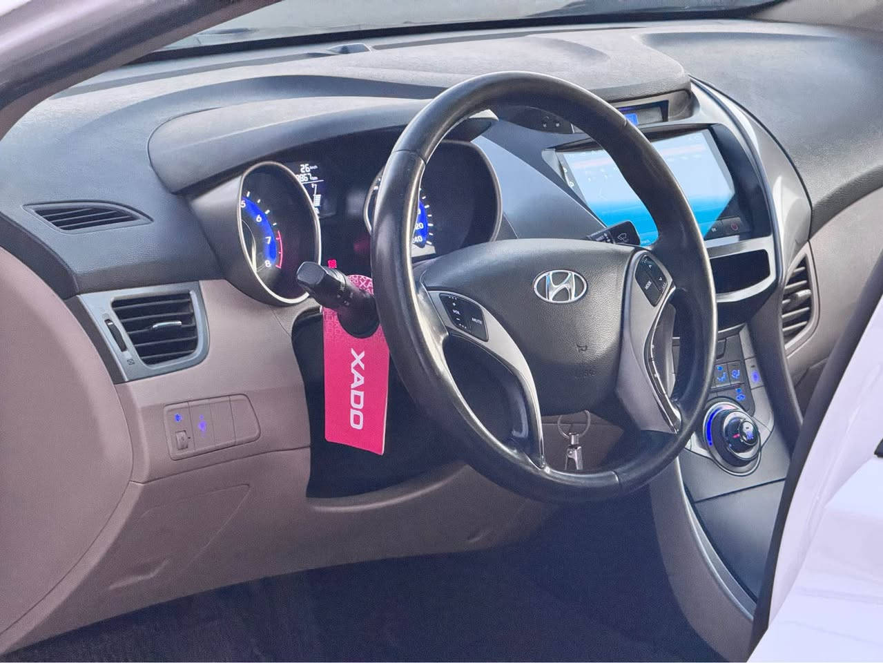 للبيع النترا 2014 اربيل  اللون ابيض
محرك 1800 رقم السياره مميز
فتحه سقف
مري شفط
كير محرك مكفول 
تخم تاير 
منظومه تبريد جديده
طخم امامي خلفي جديد
ادامه منظومه بانزين
شاشه كامره 
السياره ماشيه 188 الف حقيقي
السياره كلين بدون حادث او صبغ وضع شركه 

الرقم *********** موصل, نينوى
