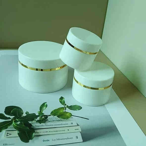 منو گال الجمال يحتاج كيمياويات؟
أسرار مريم للأعشاب الطبيعية جايتكم بثلاث أبطال من قلب الطبيعة! 💚

🔥 مانع التعرق الطبيعي
ثبات طول اليوم… رائحة راقية… وبدون أي ضرر للجلد!♥️
خلي ثقتك تعلى… وخلي العرق يصير ماضي!

✨ سيروم بذور الكتان ♨️
لمعان، رطوبة، وحماية من الجفاف…
قطرات بسيطة تخلي بشرتچ تصير مثل المراية!

🌿 خلطة تساقط الشعر الضاربة🎁
لا تقولين شعري 🚿 يوقع بعد اليوم… 🔐
تركيبـة عشبية تعزز الجذور من أول استخدام…
وتخليچ تصيحين: هذا هو حلمي يتحقق!

✅ ثلاث منتجات… ثلاث حلول…
وكلها من أسرار مريم للأعشاب الطبيعية 🔥
طبيعي 100% 💥… ومضمون من التجربة الأولى!

📩 احجزي راتبچ قبل ما تخلص الكمية!🌞

من قلب الطبيعة… إلى قلبك راحة.
مع أسرار مريم للأعشاب.
للأستفسار أكثر راسلونا على  الواتساب على الأرقام التالية
*********** أو. ***********
👐 #يوجد_ 🚕توصيل_لكافة 🚕🇮🇶_محافضات_العراق ب 5000 فقط 🔥
