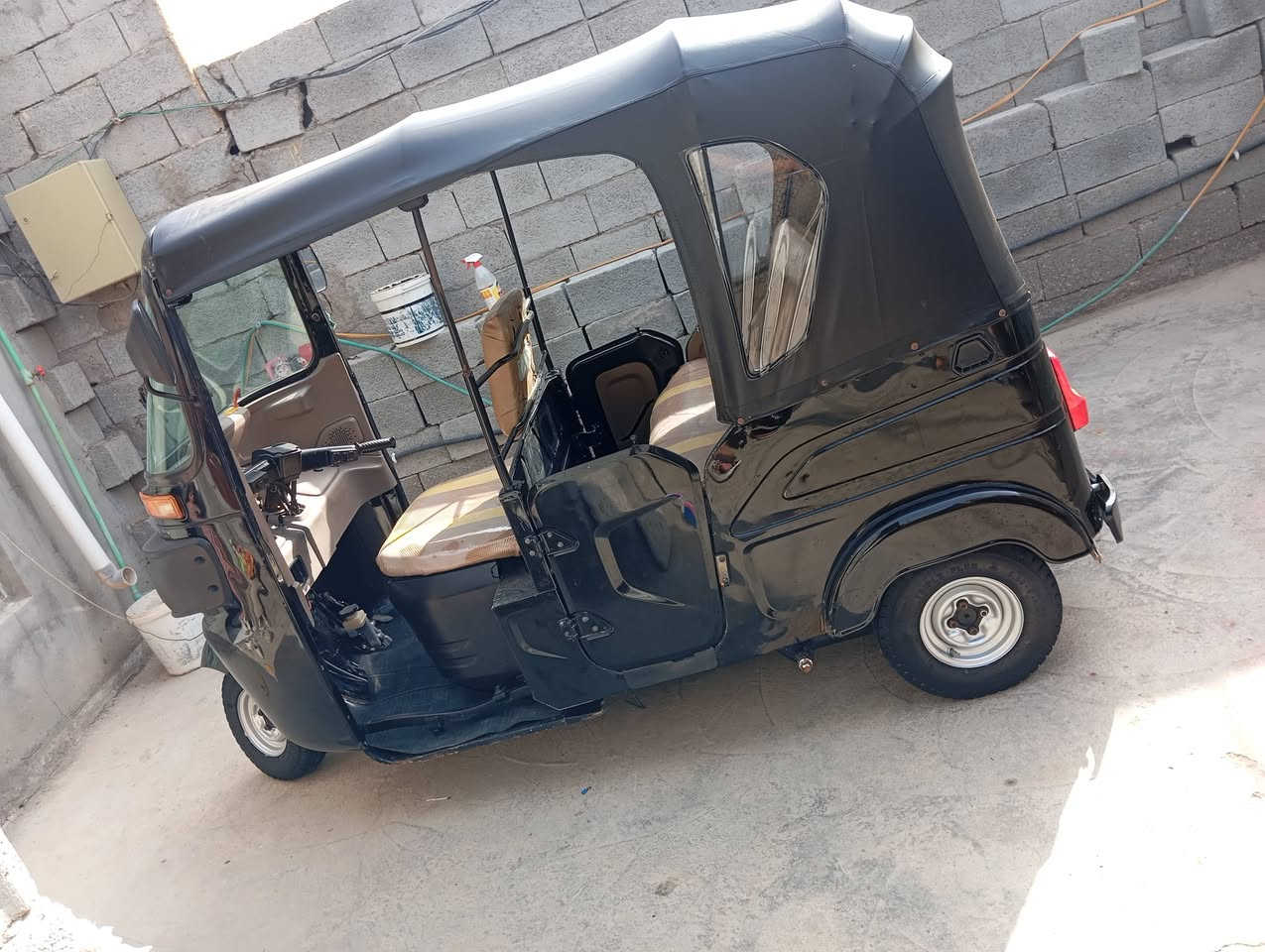 تكتك البيع 22شهر 10 كفاله عامه كشره ومكينه رقم ماعده ضربه بلغد ومرجعه بلاد مكينه  كفاله مكاني رفاعي سعر 8700وبيه مجال بصيط الشراي ***********
