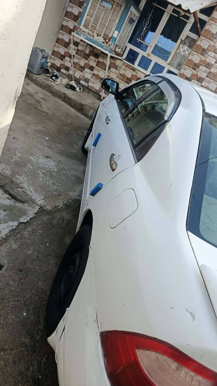 كورله موديل 2005خليجي رقم بغداد بسمي  سنويه 2031 محرك18 كير اتوماتيك شرط تدفه تبريد شاشه  جام 4كهرب بدون ضرر صبغ احزام بيه صوت راجس اول من تشتغل سعر 83 رقم موصل الايمن ***********  //***********
