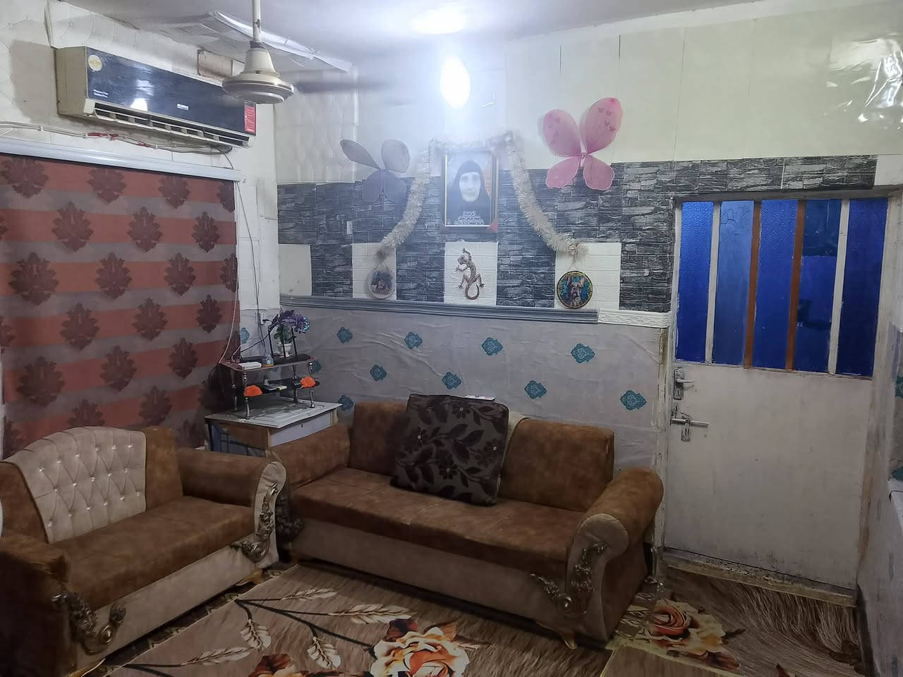 بيت خلفي ١٠٠ متر سومر خلف عمارة ماجد استقبال غرفتين وصاله ومطبخ وحمام


**إذا كنت صاحب هذا الإعلان وتريد حذفه لأي سبب، رجاءا أرسل رسالة إلى الدعم الفني**