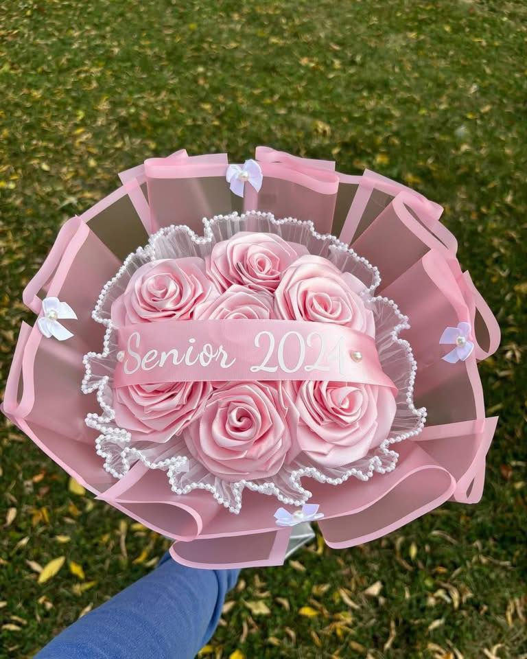 يمكنكِ استخدام النص بعد إضافة بوكيهات ورد الستان وديكورات الفخار بشكل مرتب:

✨ شموع معطرة وورد الشمع المعطر
بوكيهات | بوكسات | سلات | هدايا مميزة

🎁 يتوفر توزيعات لجميع المناسبات
بتصاميم راقية وأشكال مميزة تناسب جميع الأذواق

🌹 بوكيهات ورد الستان
بألوان متنوعة حسب الطلب

🌸 لوحات ورد فخمة بتنسيقات أنيقة
مناسبة للهدايا والديكور حسب الطلب

🕯️ شموع معطرة للديكورات تضيف لمسة جمال وهدوء

🧼 صابون طبيعي بالأعشاب
• صابون لبان الذكر
• صابون عنقود العنب
(الألوان حسب الطلب)

🏺 تحفيات وديكورات فخار
بتصاميم جميلة ولمسات فنية مميزة

🌸 طوق ورد صنع يدوي
(اختيار اللون حسب الطلب)

💰 بأسعار مناسبة للجميع

🚚 توصيل مجاني داخل بعقوبة
وتوصيل متوفر لجميع المحافظات


**إذا كنت صاحب هذا الإعلان وتريد حذفه لأي سبب، رجاءا أرسل رسالة إلى الدعم الفني**