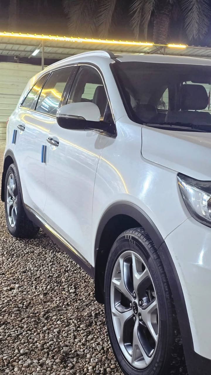 سلام عليكم
سورنتو 2017 
مكفوله من البارد والصبغ والتبديل
السياره فول ما عدى الفتحه 
السياره مبدل بيه كازكيت 
ماشيه 140 الف حقيقي 
رقم بغداد الماني 
العنوان بابل 
مكلف بل نشر 
للتواصل 
***********
***********
