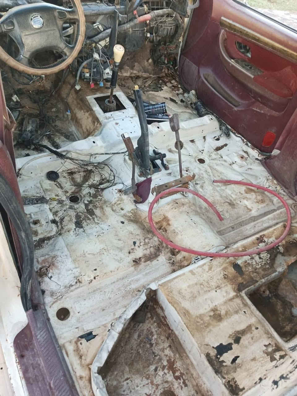 للبيع بيكم كنوه ٢٠٠٩ رقم بغداد مميز
سنويه عضم عاج 
تحويل مباشر
ردت اعمرها فصختها  وحتاجيت فلوس ف ابيع على وضعها غراضها كلها موجوده وكامله نقص بس دشبول يرادلها جديد 
ولباقي بس تتشدشد السعر ١٩ بسعر لرقم
مكاني الرمادي ***********

