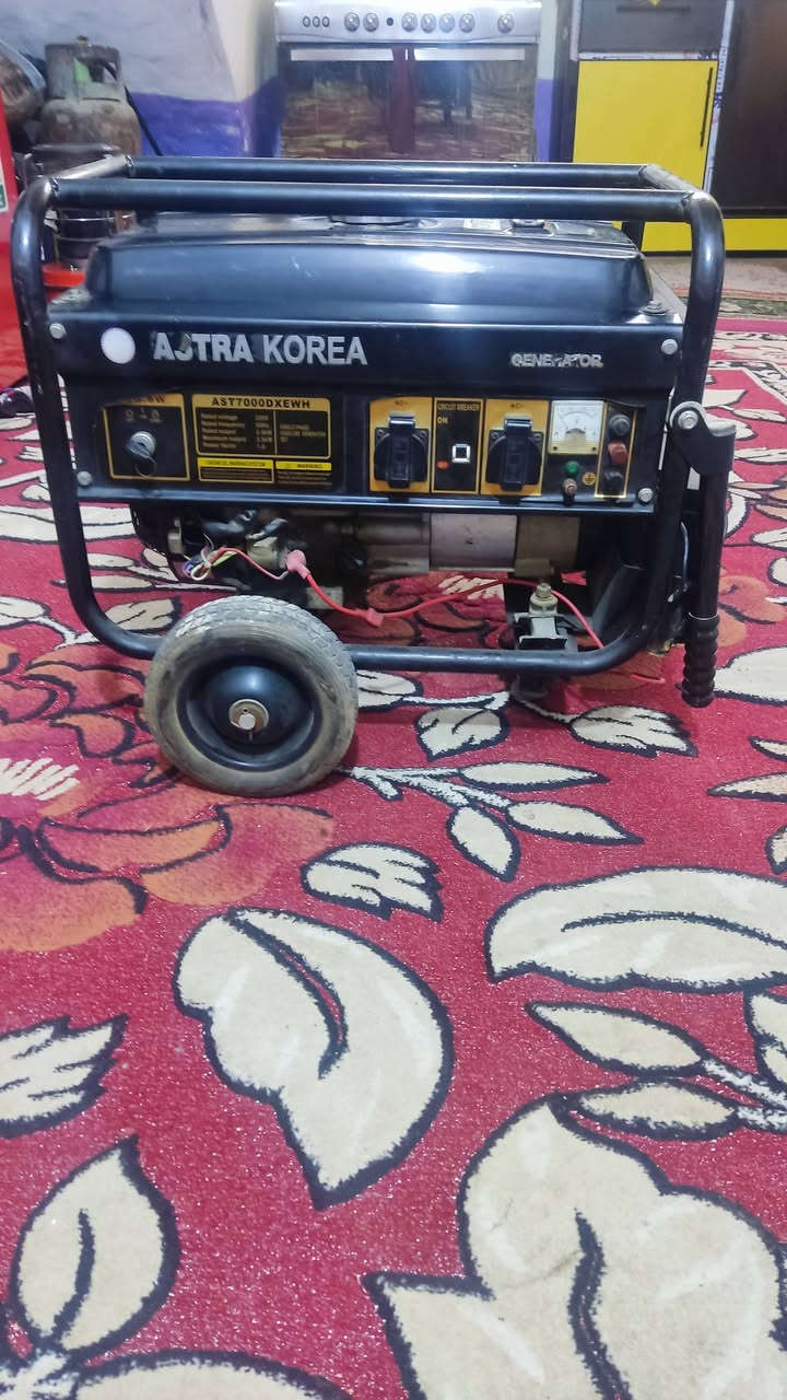 السلام عليكم غراض بيت للبيع كله بلادي وشغال السبلت الكنتوري 3طن تدفءه وتبريد اخو  الجديد والجداري 2 وربع طن تدفءه وتبريد والغساله حجم كبير جدا نضيفه وباقي الغراض كله شغال ونضيف موبايل *********** او المراسلة على الخاص تجي تفحص وشغل وتفتح بيدك
