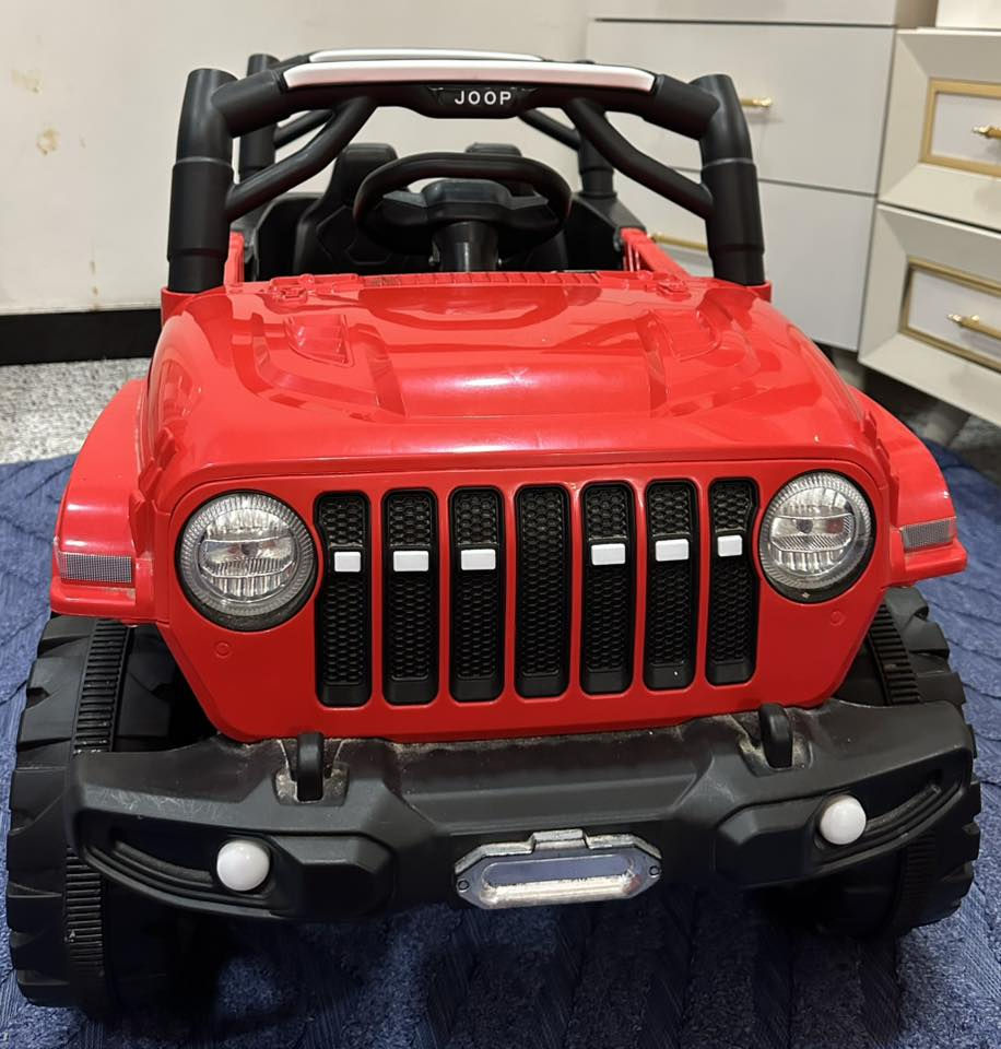 سياره اطفال جديده ونضيفه شخط ما بيها ومماشيه شارع ابد فقط بداخل البيت بيها مجموعه اغاني وهورن وانارات اماميه ودعاميه يكدر الطفل يسوقها وحده او انتو تتحكمون بيها بالريمونت ووياها شاحنه


**إذا كنت صاحب هذا الإعلان وتريد حذفه لأي سبب، رجاءا أرسل رسالة إلى الدعم الفني**