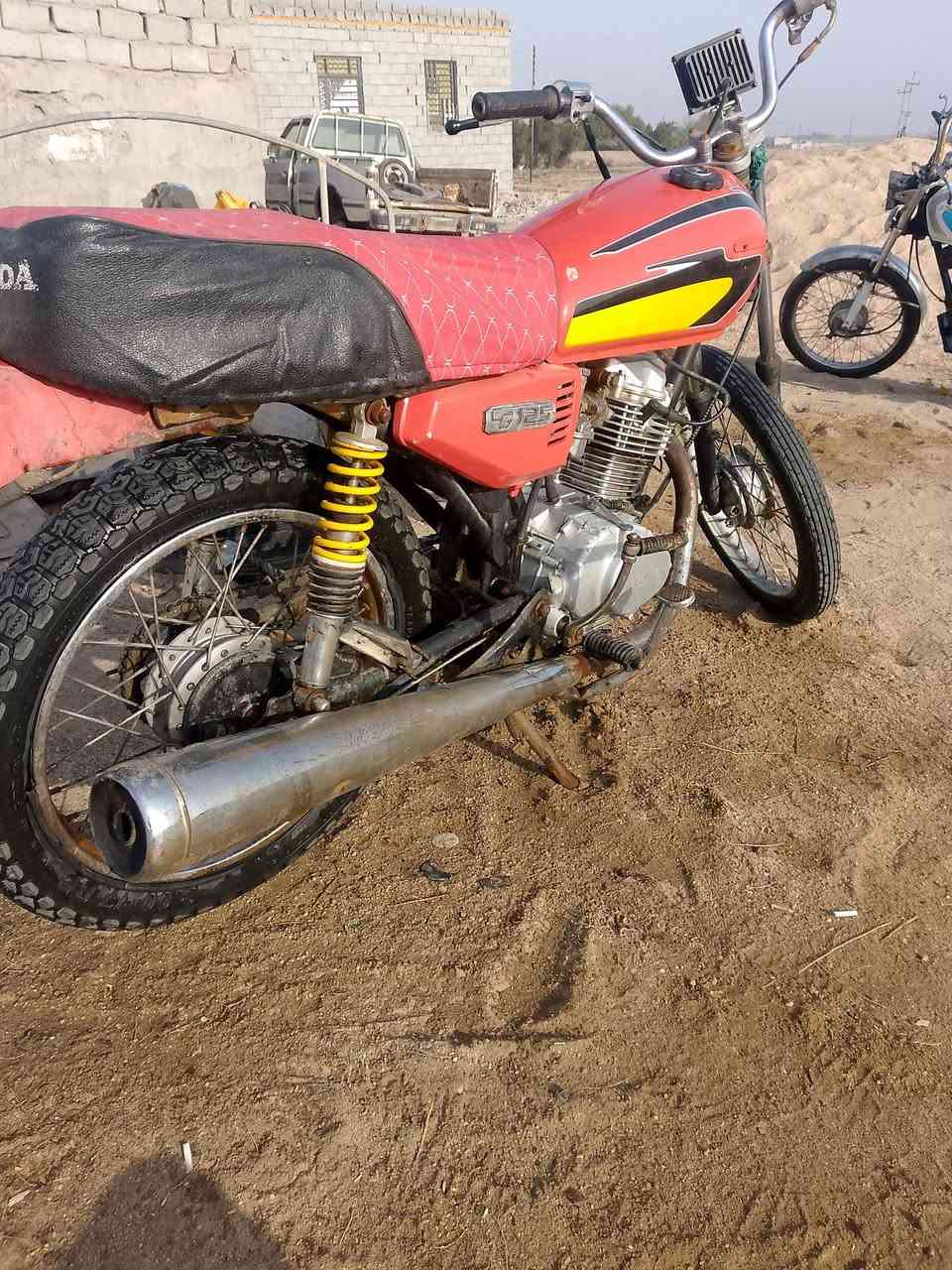 السلام عليكم دراجه للبيع ادوات كان بصره سفان شغاله تدخن محرك جديد كهرباء شغاله مسعودل  225 ***********
