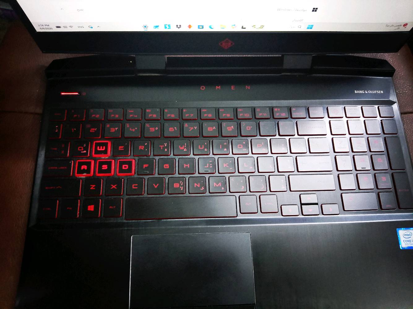 السلام عليكم 
للبيع لابتوب كيمينغ   hp omen 15t-dc100

المواصفات:
كارت الشاشة: gtx1660 ti  6GB GDDR6
المعالج: Intel core i7-9750H 2.6GHz
الرامات:16GB
الذاكرة:  1.14 تيرا HDD
الشاشة: 15.6  FHD1920×1080 IPS  مع HDR
نظام وندوز 11

الملحقات:
_شاحنة أصلية مال جهاز
_ماوس كيمينغ شركة bloody اصلي A90 يحتوي الوان rgb َوتطبيق خاص بيه
_سماعة هيدفون شركة bloody   موديل G575 صوت محيطي تقنية 7.1  مع RGB
جوستك كيمنغ  نوع 8bit do ultimate يحتوي شفتات إضافيه بالاسفل

السعر: 750 الف
مكاني بغداد_الوزيرية
*********** للاستفسار خاص او واتساب
