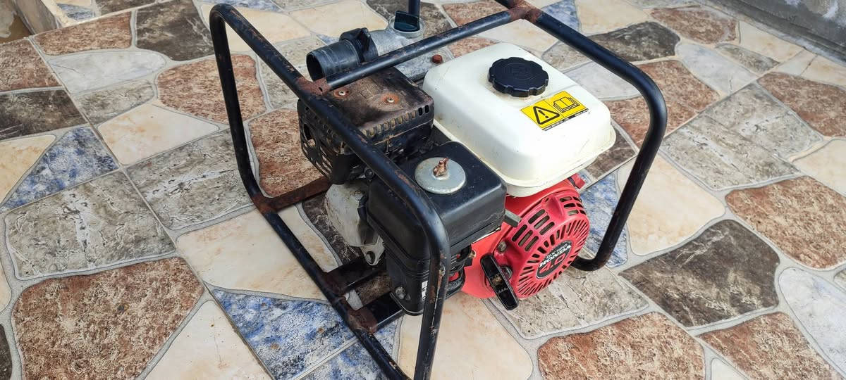 ماتۆڕی ئاو بۆفرۆشتن***********
٢.٥گەلا
شوێن نزیک سەنگەسەر
