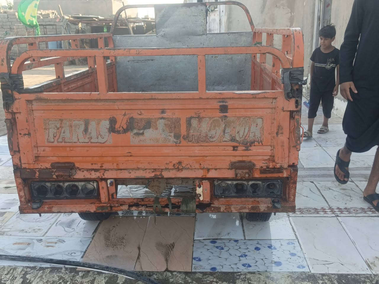 سلام عليكم ستوته فرس ادوات مكينه. جديده 
ستوته جاهزه حلوه سعر 650وبيها مجال قليل كلش 
***********المكان البصره قضاء المدينه الخاص

