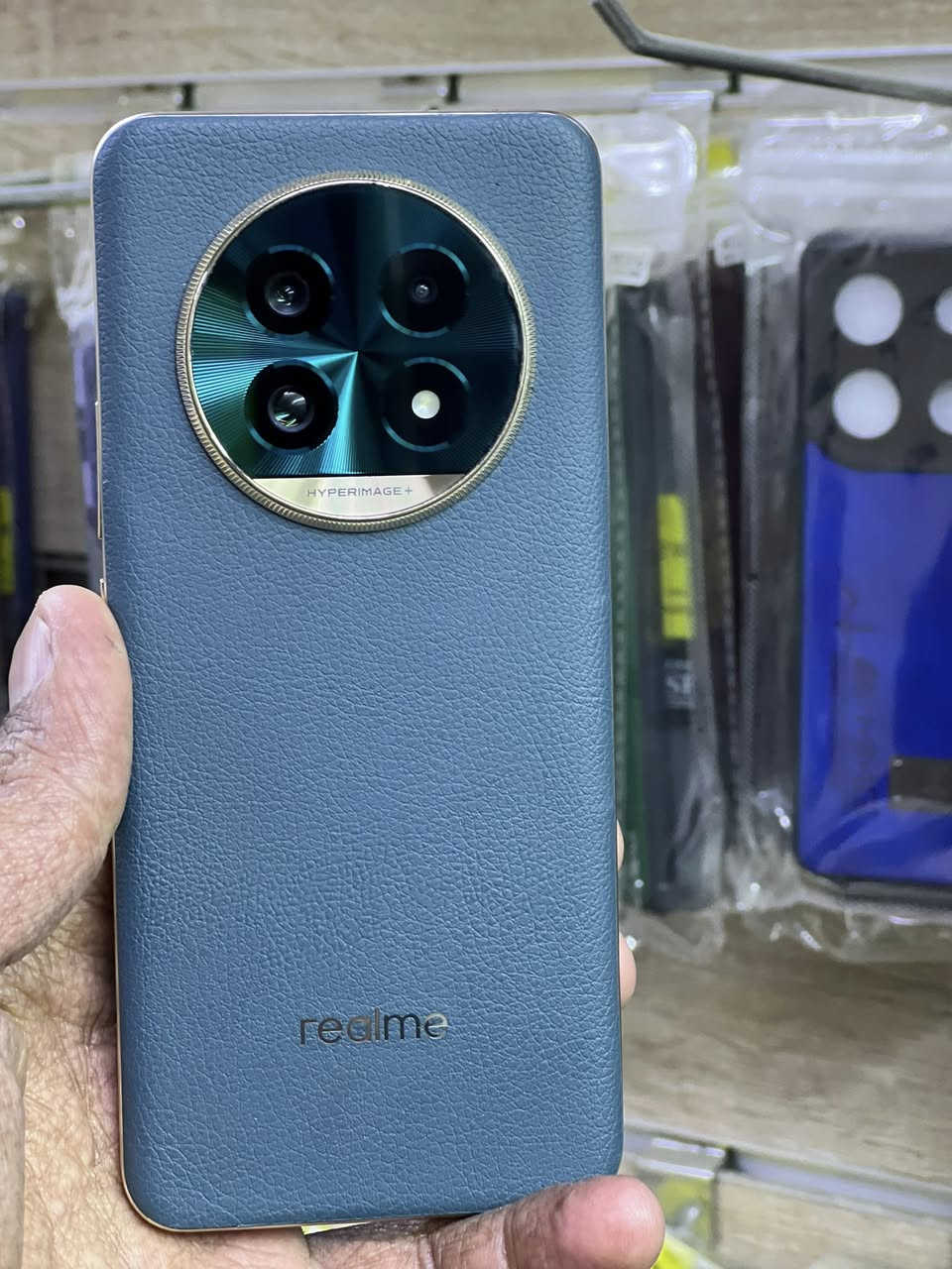 ريلمي ١٣ برو بلص فايف جي
ذاكره ٥١٢
رام ١٢+١٢
جهاز شرط تأخذا 
بس بي نقط صقيره حيل موجود بل صور 
السعر ٢٦٥ قفل 
***********
