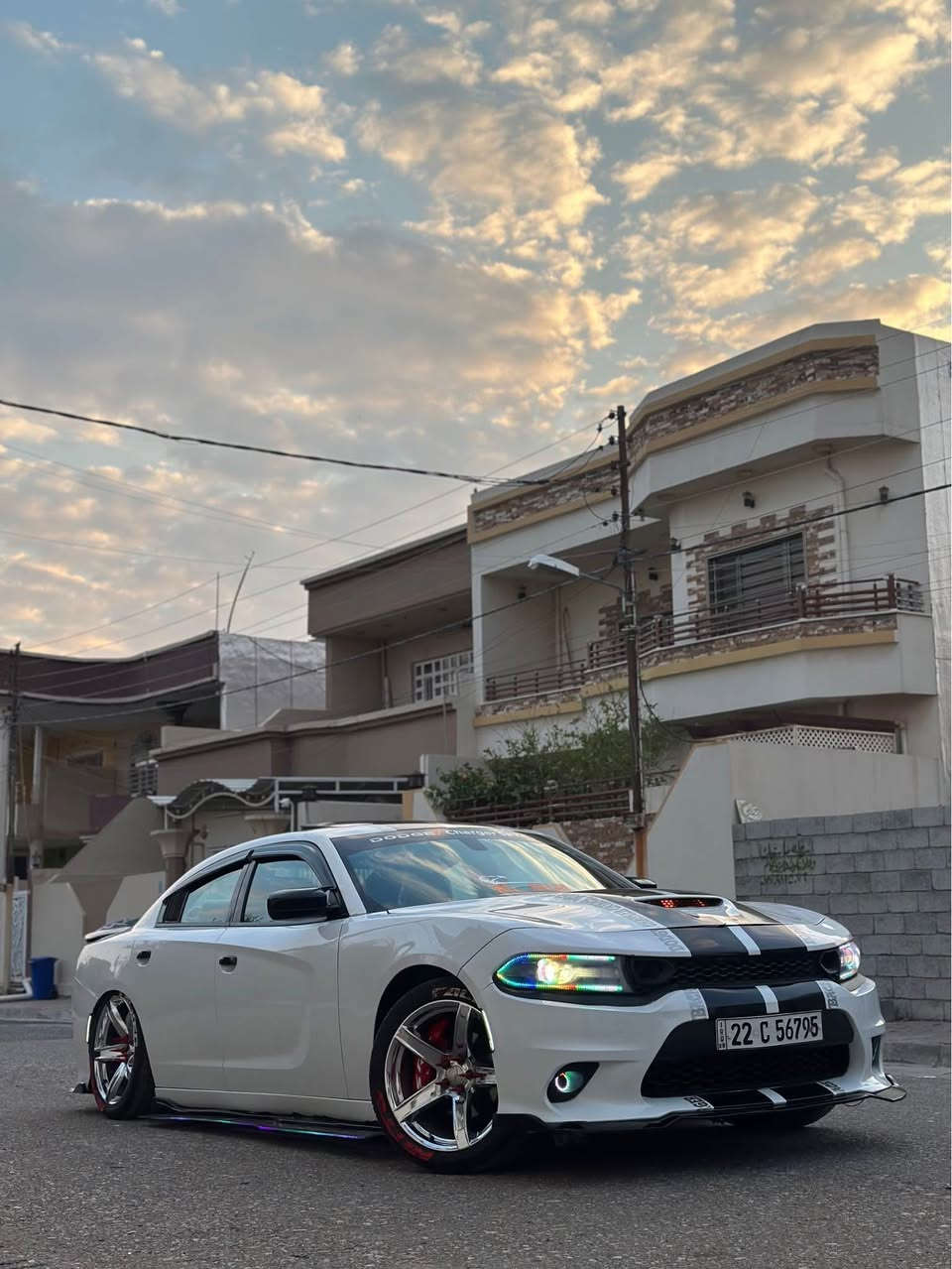 السلام عليكم
***********
دوج جارجر SXT بلاص 
( اعلى موصفات بلجارجر ) القفله👍 
 موصفات فول الفول 1-1 
وارد امريكي ( موديل 2018) ( لون ابيض ملكي )
السيارة رقم اربيل  تحويل مباشر  
السيارة جديدة جدا (ماشية72 الف) 
السيارة على وضع الشركة جديدة جدا 
محرك 3600 SXT بلاص
فتحة سقف 
رادار جانبي 
شاشة جبيرة 
كشنات كهرباء ايمن وايسر كشنات تدفئة وتبريد
كشنات خلفية تدفئة
خزن ميمري كشنات 
مري جانبي قلاب عند رجوع السيارة
حساسات خلفية مع رادار خلفي
تحكم مقود الستيرن كهرباء يصعد وينزل + تدفئة
سستم صوت الباين مع دمام بلادي بصندوك صوت رهيب
السيارة كشنات جلد كامل حته البطاين جلد خياط
دشبول ديتونه السيارة جلد خياط     
تشغيل عن بعد
رادار جانبي نقطة عمياء 
انارة ترحيب بلمري الجانبية
ويلكب جبير  + تخم تاير بلادي شركة
لايتات زنون عالي ناصي  درجه اولى
اضافات جكات صالنصه سقف روز رايز
ويل اصلي دركة رياضي كركوك, العراق
