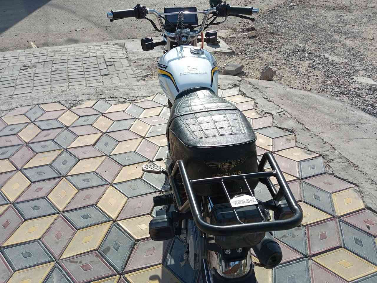 يراني 2025 السعر 550قفل***********
