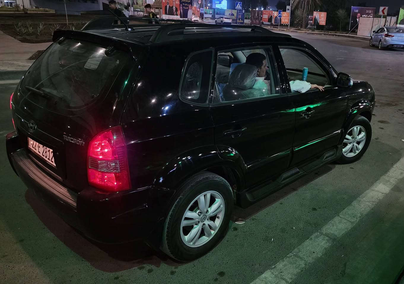 السلام عليكم 
توسان موديل ٩ خليجي 
رقم اربيل بأسمي
بيها جاملغ عكس السايق صبغ بدون دواخل ولا فتح 
مكينة ٢٠٠٠ دوش المرغوب  بدون لا صرف ولا تبخير 
صدر امامي خلفي  جديد 
تخم تاير جديد 
نظافة الكشر ٩٠ %
وتاخذ تراي وين ما يعجبك السيارة نشطة و الحمد لله
السعر ١١٨ وبيه مجال بسيط 
مكاني بغداد الدورة 
***********
