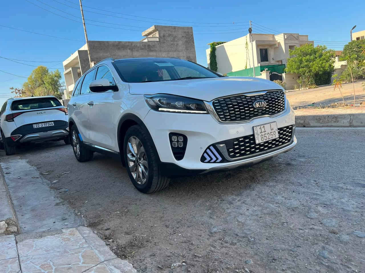 كيا سورنتو خليجي
رقم بغداد مشروع وطني
موديل ٢٠٢٠ شكل ال٢٠ 
دبل شباك شكل الجديد 
لون ابيض 
٦ سلندر ٧ راكب 
فوووووول مواصفات ١/١ 
بنوووورما طكتين جام 
بصمتين: تشغيل وتقفيل 
بردات خلفية اصلية 
الباب الخلفي كهربا
كشنات جلد اصلي لونين
كشنات ٢ كهرباء
شاشة كبيرة اندرويد 
جي : بي: اس : خرائط طرق 
كامرة دوارة اصلية 
حساس امامي وخلفي 
مري شفط مع القفل 
تحكم استيرن فول 
حاكية : ابلوتوث: اوكس 
كيجات السرعة زئبقية 
شاشة الدشبول الكترونية 
نظام ايكو درايف 
نظام سبورت ورياضي وعادي 
تبريد ابيانو لمس 
تبريد ٣ قطع ثلج 
مانع انزلاق وانحدار 
اضواء ترحيب بليدات 
علامة سورنتو بلدوسة 
لد امامي وخلفي 
لايت زنون اصلي 
اشاير بلمري 
يدات نيكل اصلي 
ويل اكروم ١٩
تخم تاير جديد لك 
ماشية ٧٠ الف اصلي ادك جرس 
لايت اسود ٥ عدسات 
كير ومكينة وصدر وحدادية وتبريد كفالة عامة 
بدون ضربة وتبديل واسخوط وبارد ورصعات وصبغ عدى بارد صغير فقط
سيارة جديدة ومال بيت مابية اي نقص 
الرقم الدولي الجديد/ هزة جديدة/ سنوية جديدة 
كتلوكات الشركة موجودات// البصمة الثانية ممستخدمة// 
السعر ٢٣٢$
***********
