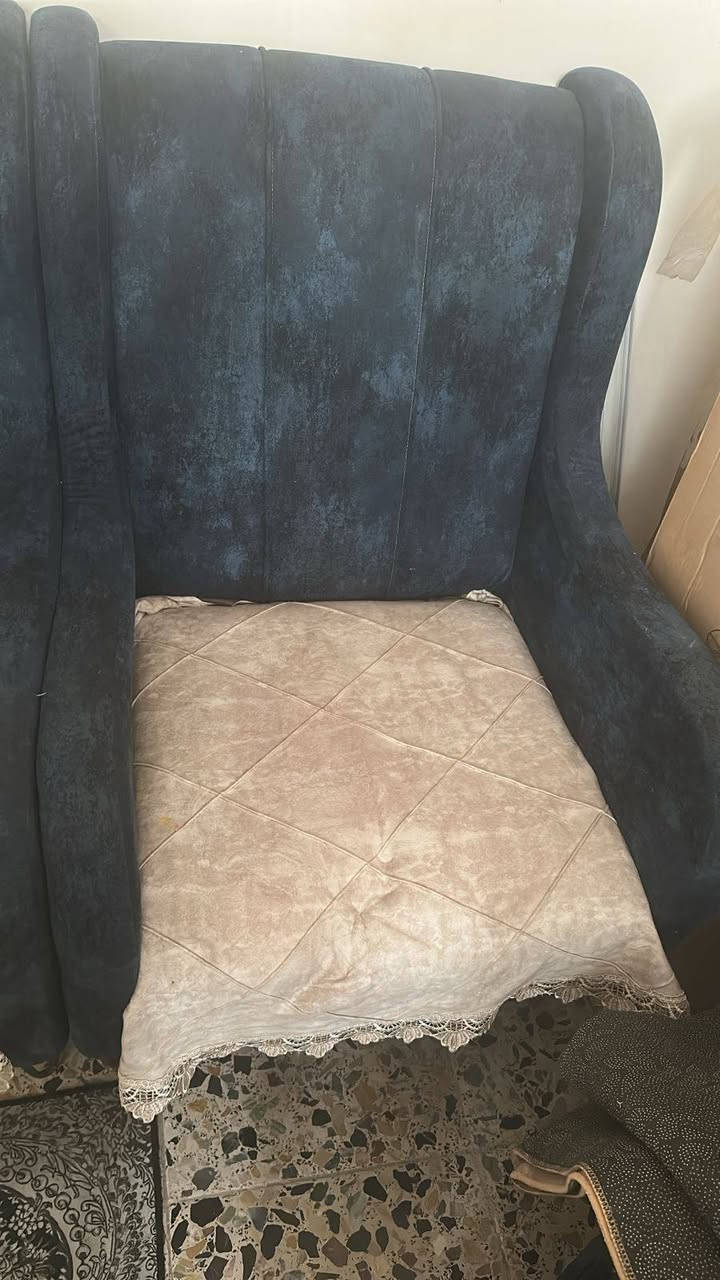 ***********
شراي يتفضل واتساب
قيم واخذ ثلاجه نظيفه سعر ١٠٠ الف + تخم تركي ٨ مقاعد ويا طاوله وسطيه مالته سعر مناسب 
عنوان بغداد الحريه ... متواجده فقط واتس
