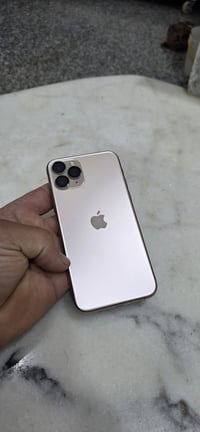 ايفون ١١برو • بطاريه مبدله • صدعه