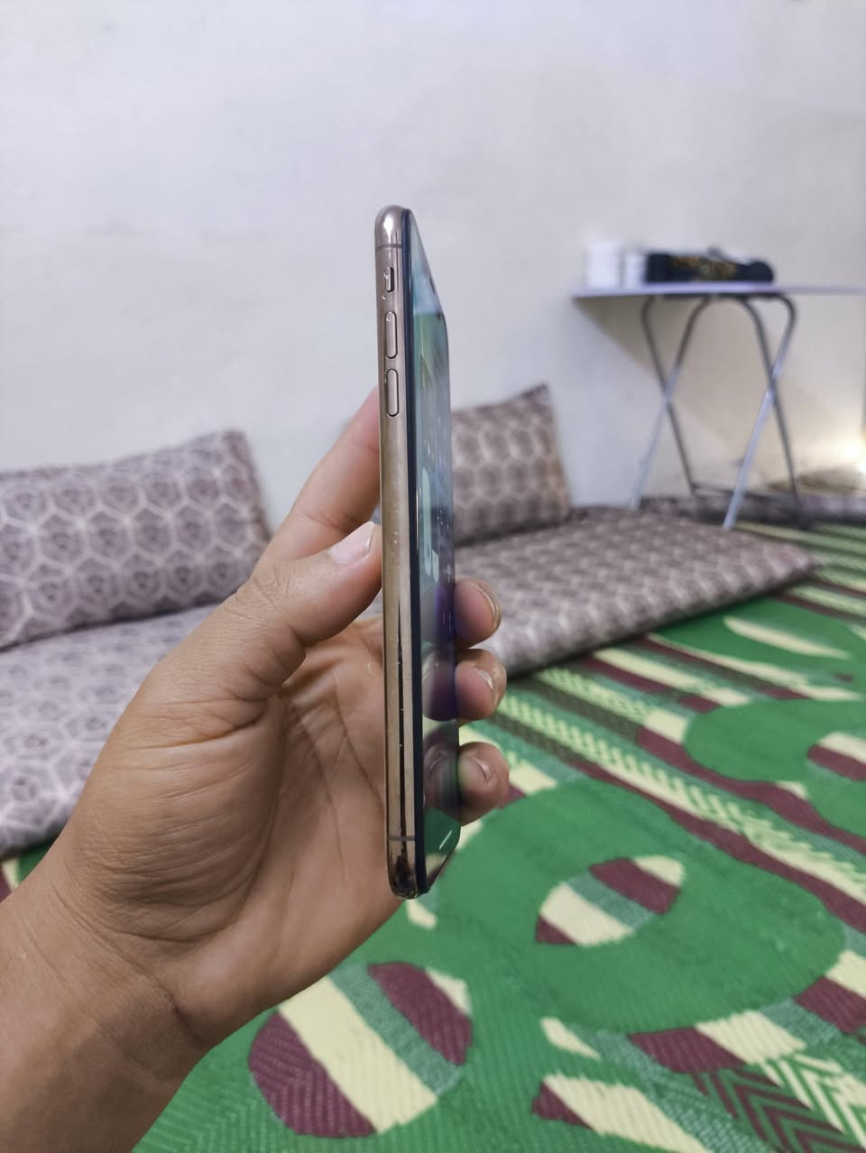 📱 ايفون XS Max
🔹 ذاكرة: 64GB
🔋 البطارية: 100% (مستبدل أصلي)

الجهاز شغال بالكامل:
✅ دبل شريحة شغالات طبيعي
✅ شبكات + واي فاي شغالات طبيعي
✅ الكامرات شغالات وتصويرهم حيل حلو
✅ الصوت واضح
✅ الهزازات شغالات

مواصفات إضافية:
📱 شاشة أصلي (ثلث خيارات)
❌ فيس آيدي واكف
⚠️ الكلاس مفطور لكنه ما مأثر على استخدام الجهاز

💰 السعر: 135 ألف وبيه مجال
📍 الموقع: موصل – الأيسر
📞 التواصل: خاص أو اتصال مباشر
***********

بيع فقط — توصيل ماعندي
