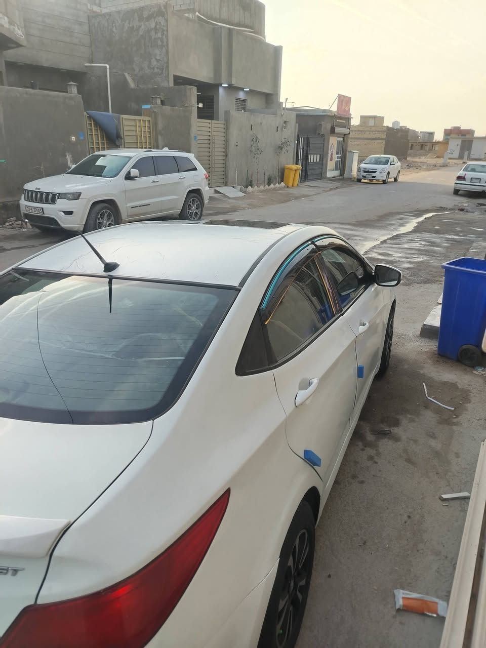 سلام عليكم اكسنت مديل 2016 رقم بصره نكليزي 
وراد خليجي محرك  1600 
سياره فول موصفات فتح تحكم ستيرين شاشه كامره
سياره بيهه طخه بل بك لايت صفحت اليمنيه
وبيهه صبق مكانات مكفوله ضربه القويه وتبديل
مكينه كير وحداديه تخم تأير خير من الله
سعر 83 $وبيهه مجال
مكان بصره حي بغداد
رقم الهاتف ***********
شراي يتصل ما متواجت عل انت
