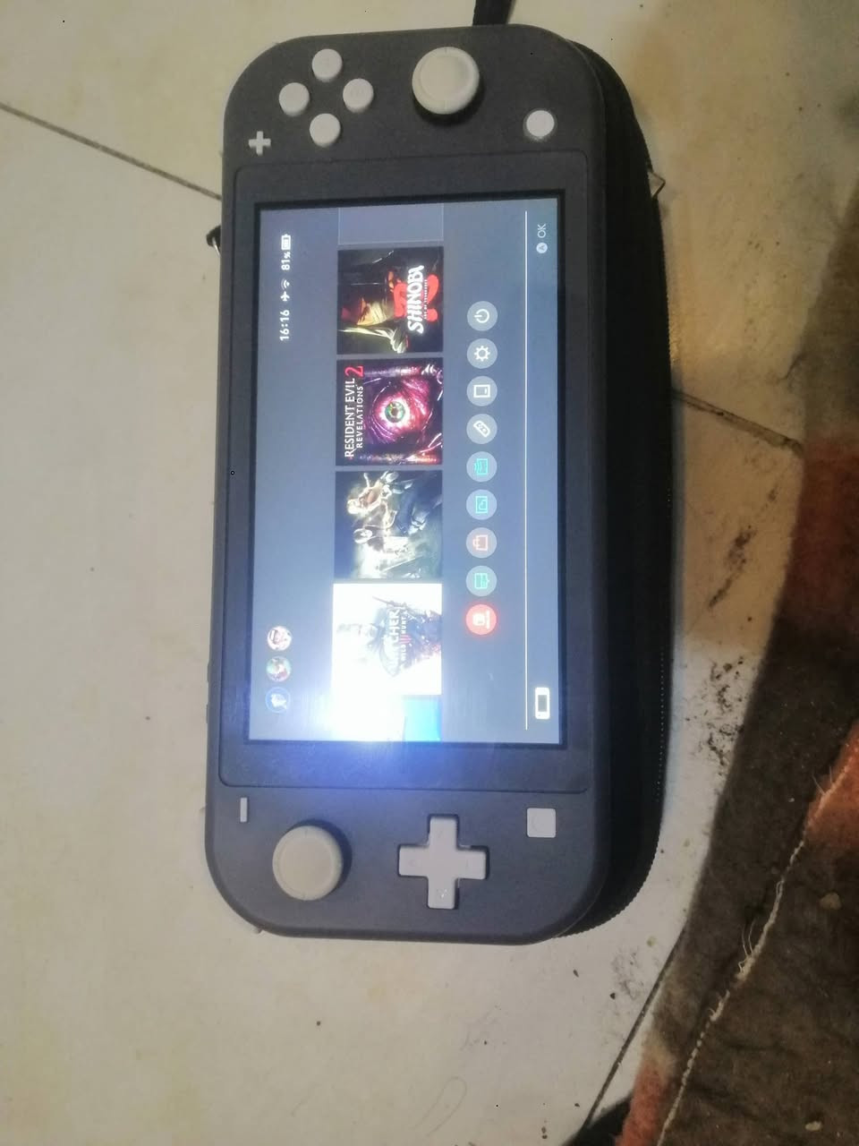 نتندو اسويتش لايت رام سان دسك الترا اصلي 256 مهكر نضامين نضافه 100/100 ملحقاته شاحن جنطته الاصليه مكاني بلديات سوق لميت سعر 230 وبي مجال للشراي رقمي /***********
