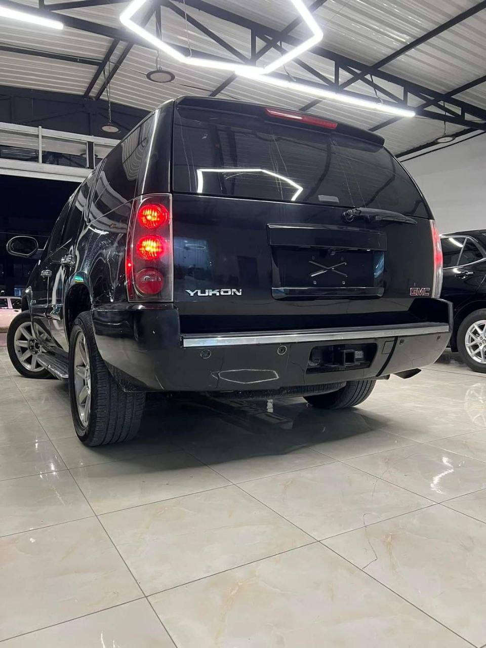 للبيع ... سيارة جمسي ملكي vip(ادوات) دنالي موديل ٢٠٠٨
فول مواصفات..
- فتحه قمارة بانوراما
-جنطة كهربائي
- تشغيل عن بعد
-كشنات كهرباء
-ارضيه دوشمه جلد
-حساسات
-تبريد وتدفئه
-داخل اوف وايت
-منظومة غاز اصليه وتانكي ابو ١٠٠ (غاز و بانزين)
-مكينه وكير مكفولات
-صاجات
-داخل ملكي جام الخلفي تضليل ملكي
- ٦ راكب
-تبريد ثلج امامي خلفي 
-شاشة عرض امامي خلفي (اندرويد)
-جنطه كهرباء 
-مري جانبيه شفط
-سستم صوت سماعات Boos
-كاميرا خلفيه
-حجم المحرك ٨ سلندر ٦٢٠٠
-تخم تاير كارتون
-اللون اصل ذهبي تغير شركة خليجي اصل للاسود
-وبعد هواي مواصفات سياره عالشركه مواصفاتها ومعروفه مواصفات الدنلي سياره مال جناي ومكفوله من الضربه والتبديل

للاستفسار الاتصال واتساب على الرقم التالي
***********
