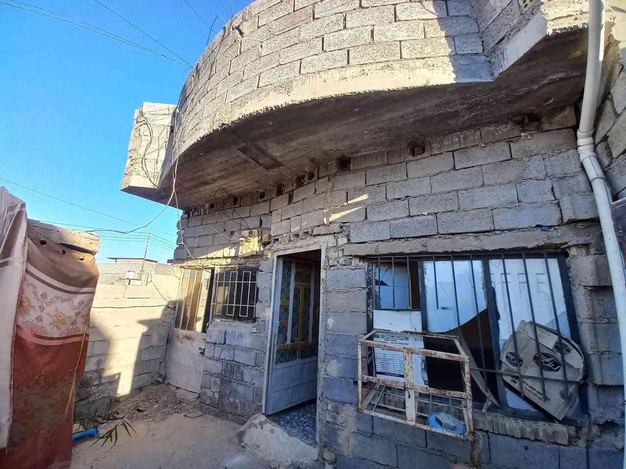 للبيع بل حضاريه مساحته الكليه 85متر يتكون من ستقبال مطبخ وصاله هيه مطبخ هيه صاله يردله ترتيب لبخ بي نوقص سعره قفل 25مليون بدون عمله رجأن ***********
