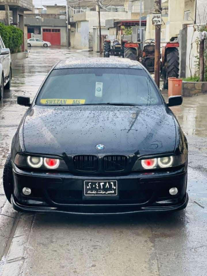 BMW Saqar
مەکینە 528
مۆدیل 2001 فول گێڕ عادی 
گێڕو مەکینەو کارەبای و ئەکسل بەشەرت هەڵمی دەمی نیە
ماشااللە زۆر زۆر پاک و جایزە
دەعمو لێدرانی نیە
تەبرید ساردو گەرم
 ناو فۆڕمیگا 
کوشن هیتەر . کارەبای 
مەنەفێست 
موسو براوە بەشەرت
تەعدیل سورعە
سڵایت .
ABS 
دەبڵ ئێرباک
پێشو دوا سپۆرت
لایت ئەڵقە
ئاوێنە کارەبای
چوارجام کارەبا
ناوی لەدەر جوانترە
ماشااللە زۆر زۆر بە قوەتە
44گەلاو مەعامەلە
شوێن دەربەنیخان
***********
