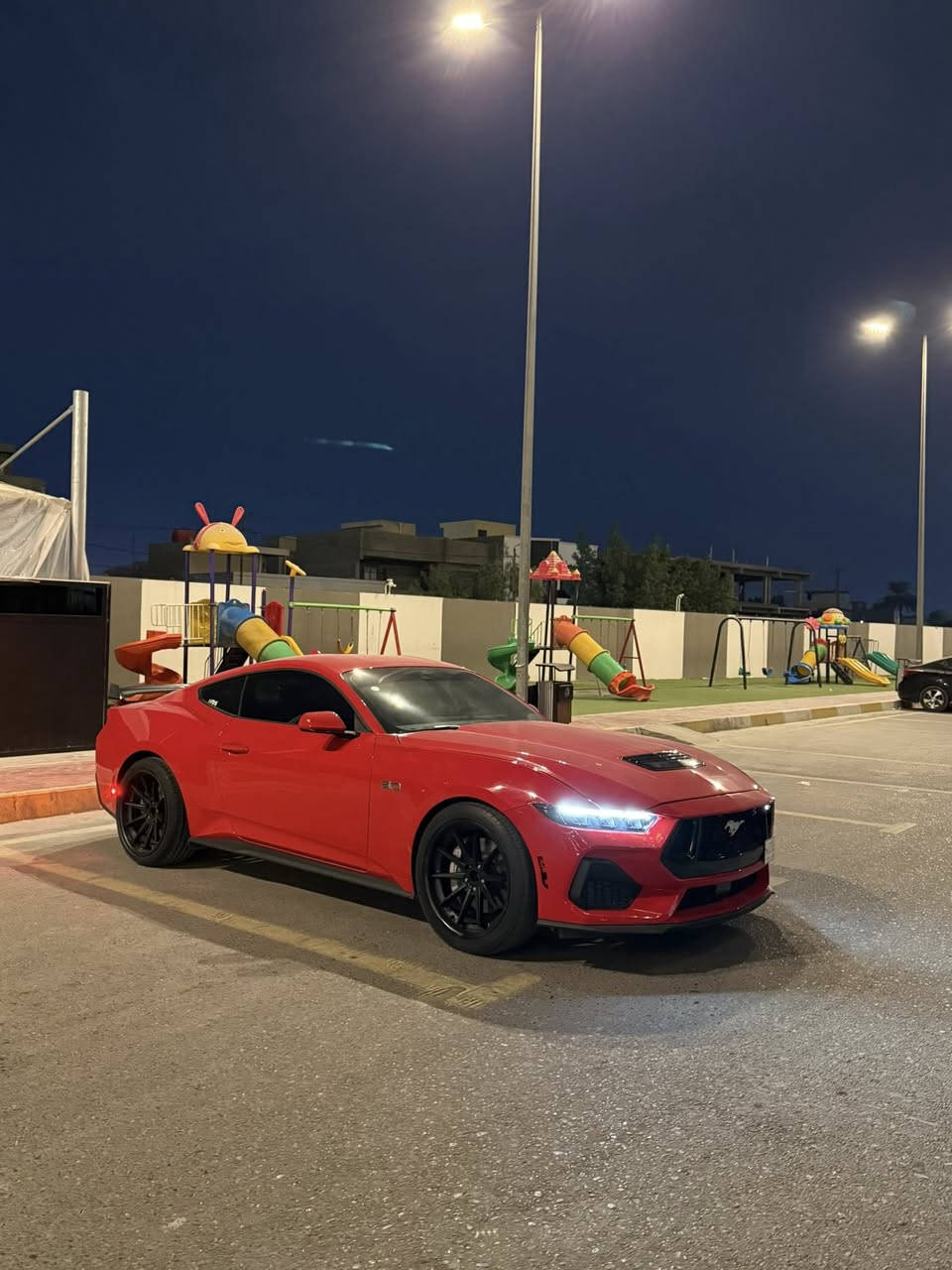 موستنك GT2024 مواصفات تراك اكتف وشاشة منفصله مو متصله وكشنات جلد ومخمل واكسل ٣.٥٥  السيارة جاهزة من كلشي وهذا اللون ماكو منه قليل حيل ومميز 
حادثه صبغ نص جاملغ وربع البنيد  بدون ايرباك فقط دركه
مكاني بغداد 
ملاحضه اذا تقارنه بال اللوان العاديه والمهجم لتتصل 
للتواصل 
‭٠٧٨٧ ٦٩٣ ٩٣٤٨‬
