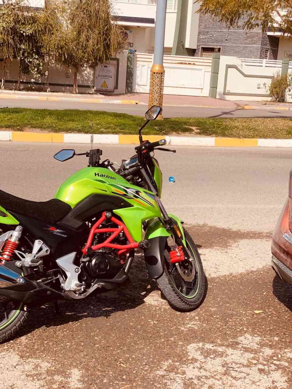 السلام عليكم دراجه هاوجي df مرقم انكليزي لوحات 2 ويا دراجه مكفوله من تاير لتاير موديلها 23 
***********
