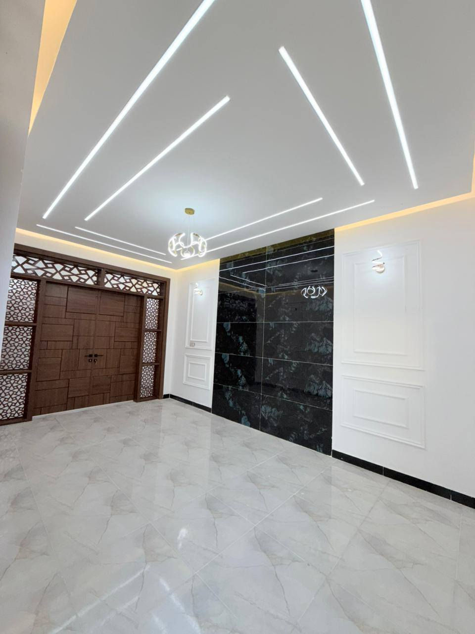 🏡دار للبيع🏡
المساحة: 150 متر مربع

✅ #طابو_زراعي_سند_25_أقرار_محكمه

السعر: 68 مليون  (مع المجال)

الموقع: النجف شارع الصب عمود 320 #ألخط_ألاول

مواصفات البناء:

غرفتين نوم وصاله ومطبخ واستقبال حمامات داخليه وخارجيه وكراج 

بناء مرتب (أساس + سقف كونكريت + طابوك)

أرضية بورسلين أبو الـ 60

الخدمات:#بعد_عن_سوق_100م

ماء كهرباء مدارس سوق تبليط مولد

للاستفسار والاتصال:

*********** متوفر وتساب
