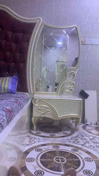 السلام عليكم غرفه مال اخشاب تركيه للبيع سعر 400وبيها مجال المكان وره الكراج تعال شوفه يلا تشتري. ‏‪***********‬‏
