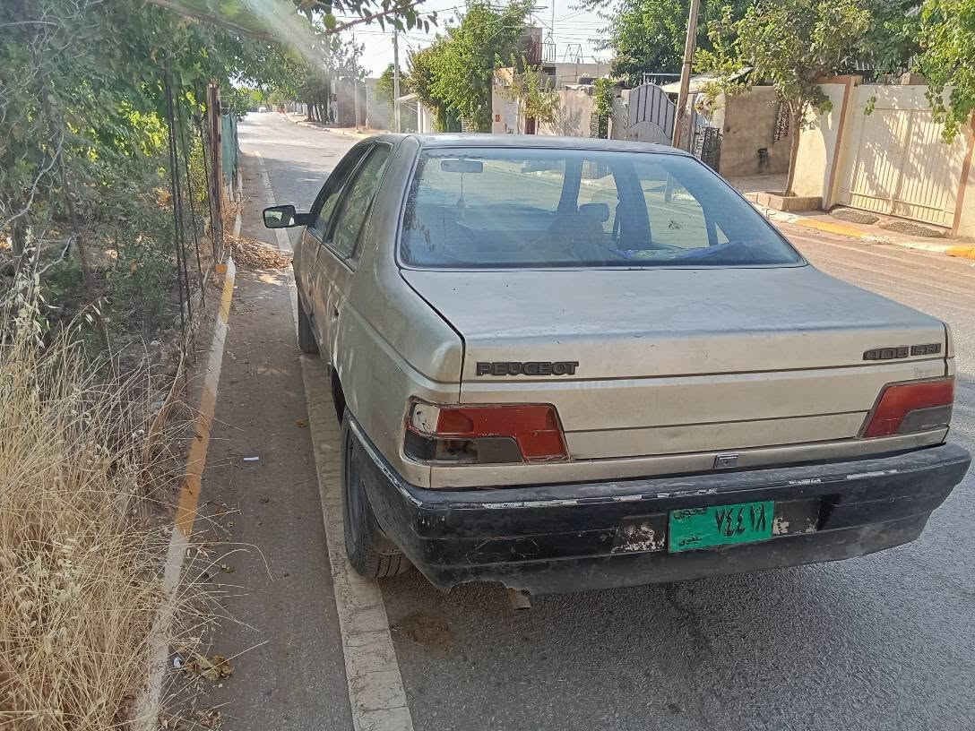 بەناوی خوایگەورە 
بیجۆ 405 گێڕو مەکینەبیلاد بەخ ئاڕمی پلاستیک سلێمانی تایەی پێشەوە تازەیە پاتری تازەیە 15 ڕۆژە کلاجوعەینەوبۆلبرینم بۆگۆڕیوە زۆر مەزبوتە نرخی 14 گەڵا گۆڕینەوەیش ئەکەم *********** هەڵەبجەی شهید حلبجة, السليمانية
