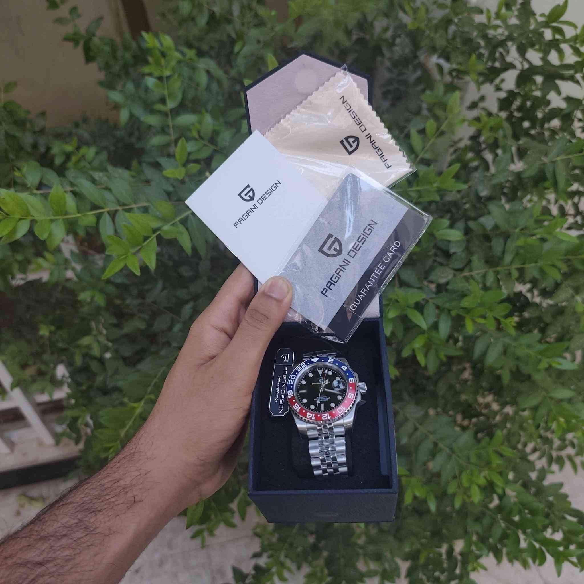 ساعة ماركة باكاني دزاين بيبسي اصلية 🔵🔴⌚
PAGANI DESIGN 
PD-1662
جديدة لوك 
متوفر من نفس الموديل (الكولد بلاك+الكلاسيك(اللون الاسود+السبرايت لليد اليمنى+الباتمان وكل قطعة وسعرها)
(الصور خاصة بالقطعة نفسها )
ساعة جميلة جداً 
ماكنة اوتوماتيك كشف GMT
مقاومة للماء حتى 100 متر 
ستانلس ستيل مقاوم للخدوش
قطرها 40 mm
لامينوس مضيئة
قفل بحري
رنك دوار وسير چوبلي
متوفر توصيل لكل العراق 🇮🇶
#ساعة #ساعات #ساعات_رجاليه #ساعات_فخمه #بغداد بغداد, العراق


**إذا كنت صاحب هذا الإعلان وتريد حذفه لأي سبب، رجاءا أرسل رسالة إلى الدعم الفني**