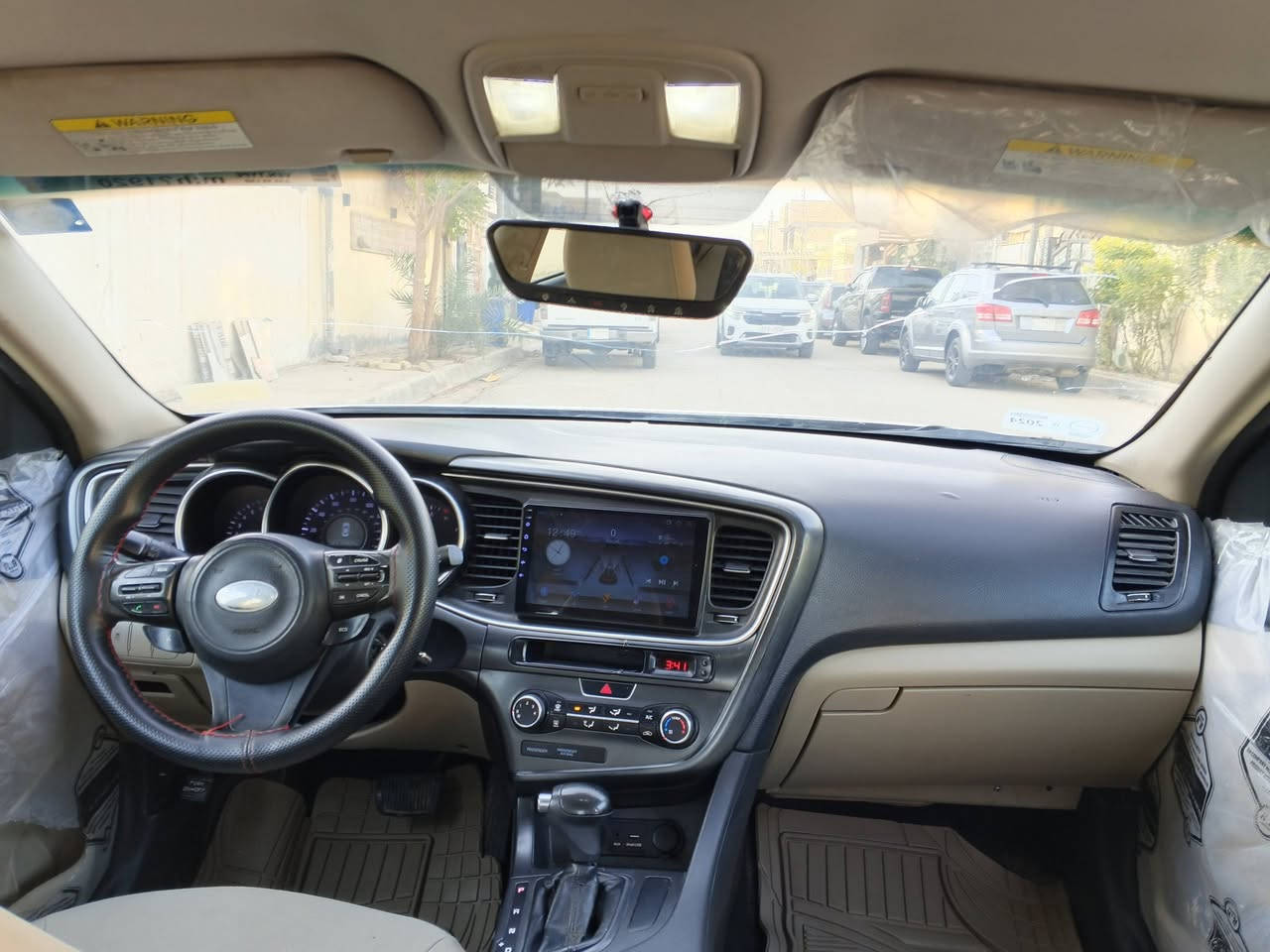 سياره كيا اوبتيما مديل 2015 وارد امريكي حادثه جاملغ وبنيد مبدلات مكفوله من الكلبه والعيب الشرعي مكينه وكير مكفولات
مواصفاتها 
مكينه GDi  
تحكم استيرن جهتين 
تبريد+تدفئه 
كير اتوماتيك+عادي رياضي 
شاشه تاب
نظام ايكو تقليل وقود+نظام سبورت
ماشيه 180mi
شاشة اعطال 
سنتر لوك 
اشاير امريا 
بلوجكترات
حداديه 90%
دواخل بيجي المرغوب 
سياره جاهزه اي نقص مابيه رقم بغداد انكليزي بسمي سنويه 29مشروع وطني سعره 105 مكانه ذي قار المركز 
***********
