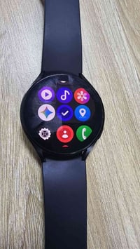 Watch4 44mm سعر ١٠٠ تواصل واتس اب 07816799195