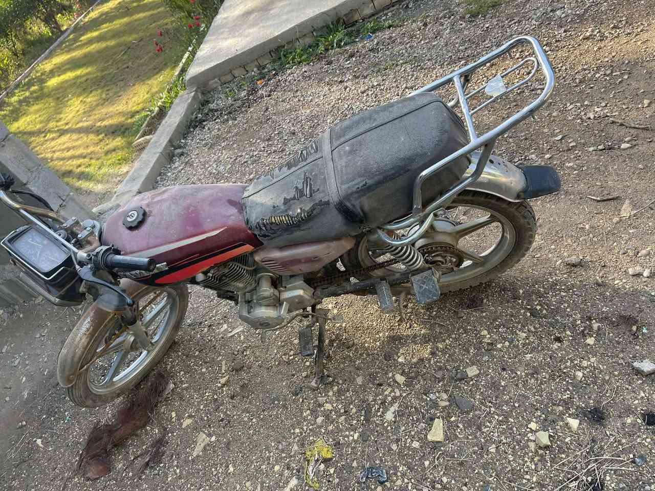 مكلف ب نشر دراجة سيفان 5 كير موديل 19 اوارق 5 رقمي السعر 175 وبيها مجال 
***********
