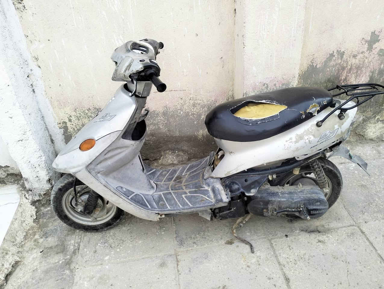 السلام عليكم دراجه بيجي اللبيع مامفتوحه شغاله هندر باتري موجود بس ضفيره عطلانه لكهربائيات نقص بلكفرات امامكم لصوره  دراجه مكفوله مامفتوحه عل حطت ايد اي عطل مابيه بس لي وضحته لكم بصور محتاز عل بيعتة  سعر 250وبيه مجال  لاتصال برقم او وتساب ***********
