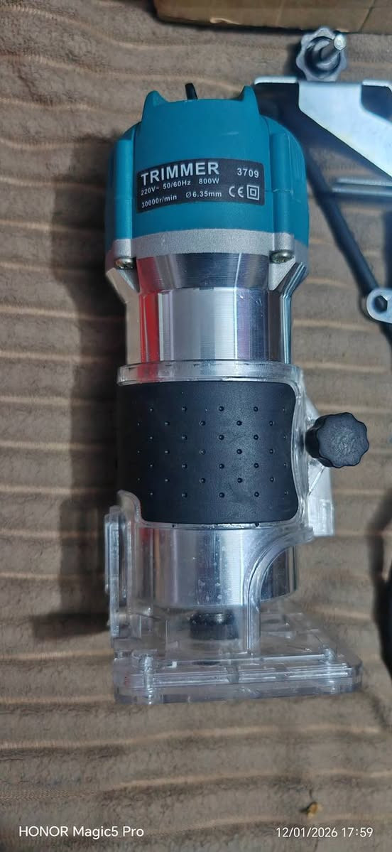 السلام عليكم
فريزة جديده  السعر 20 الف
مشار ترددي امريكي الاصلي بدون بطاريه
السعر 20 الف
*********** 
***********
يوجد توصيل لجميع المحافظات
